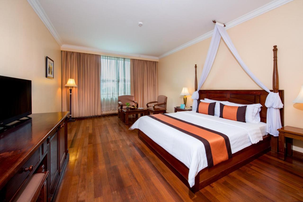 Pacific Hotel & Spa Siem Reap Exterior foto